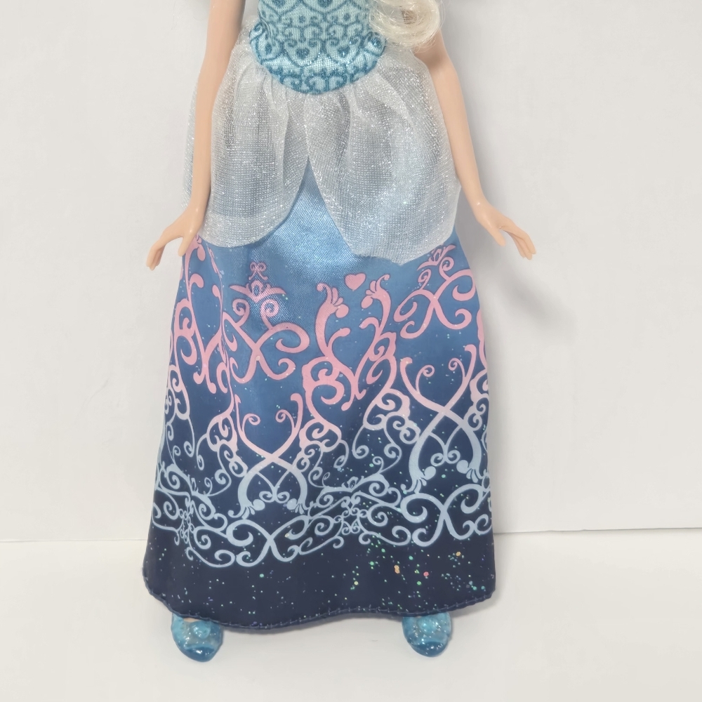 Hasbro Disney Princess Royal Shimmer Series Cinderella 11" Doll #B5288 72561 - Picture 3 of 15